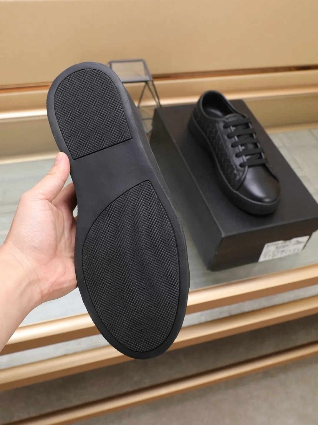 Men's men's shoes💰Men's shoes💰520💰🔥【BV】series top purchasing agency🔍Imported first-layer cowhide woven surface, cowhide foot pads with environmentally friendly lining♻️Does not fade,💪Sole: Rubber combination original factory special outsole⚠Original and single goods🔍🔍Can be entered and exited at will, welcome to compare⚠Number of sizes: 38-44